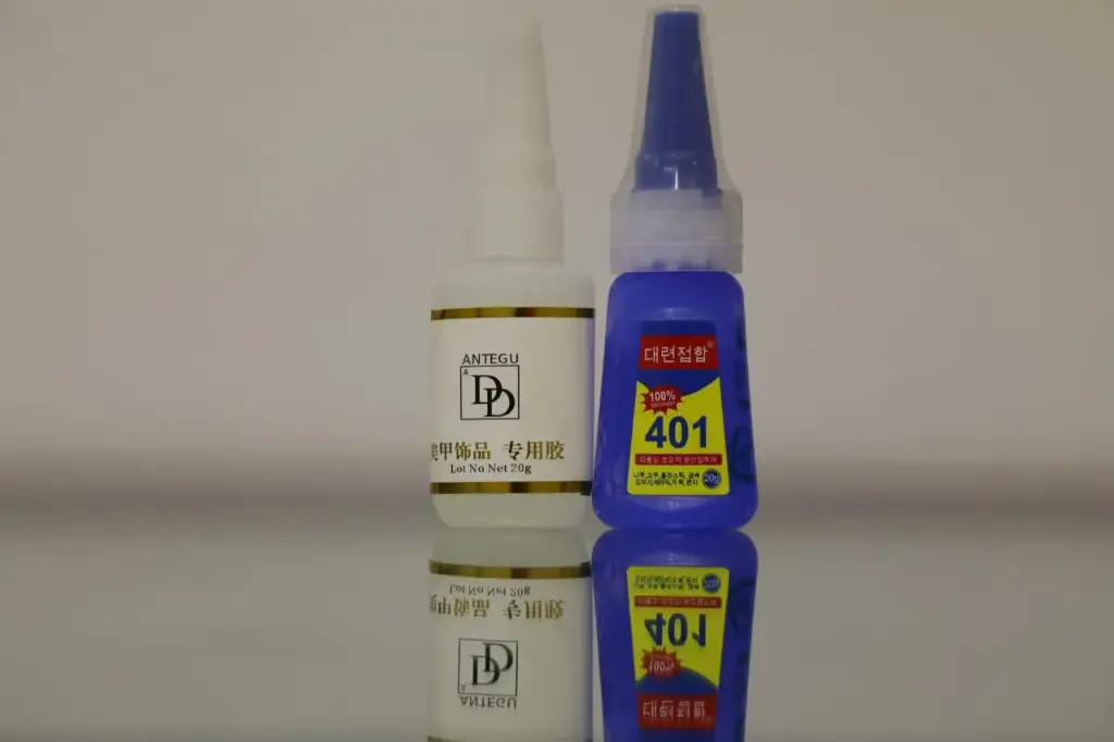 Nail Glue