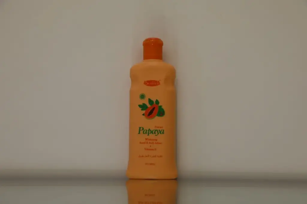 Summer extract Papaya Whitening hand & body