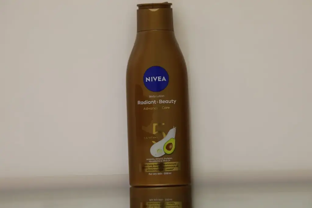Nivea Body Radiant