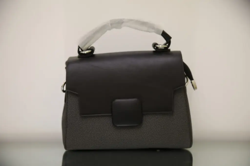 Black ladies Handbag