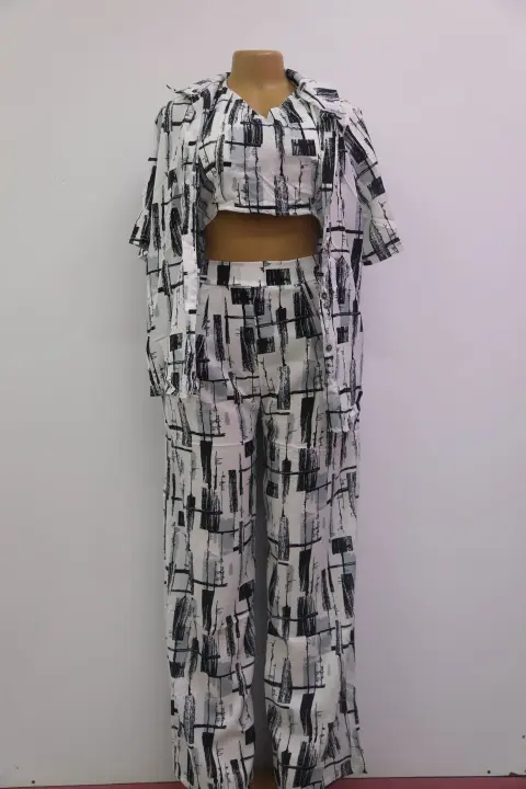Three piece trouser shortsleeved