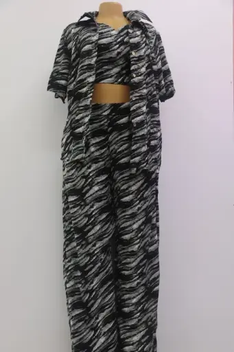 Three piece shortsleeved official