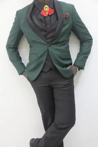 Daro suit